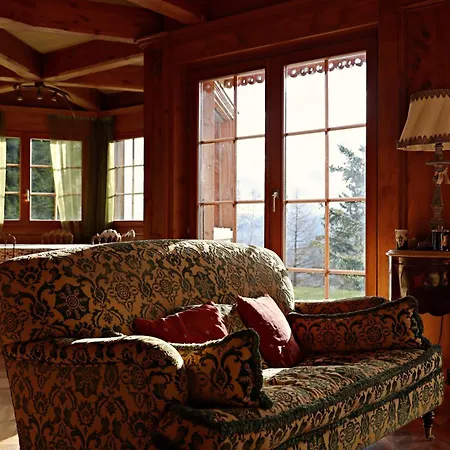 Chalet Avec Charme Et Vue A *