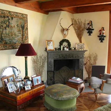 Chalet Avec Charme Et Vue A *